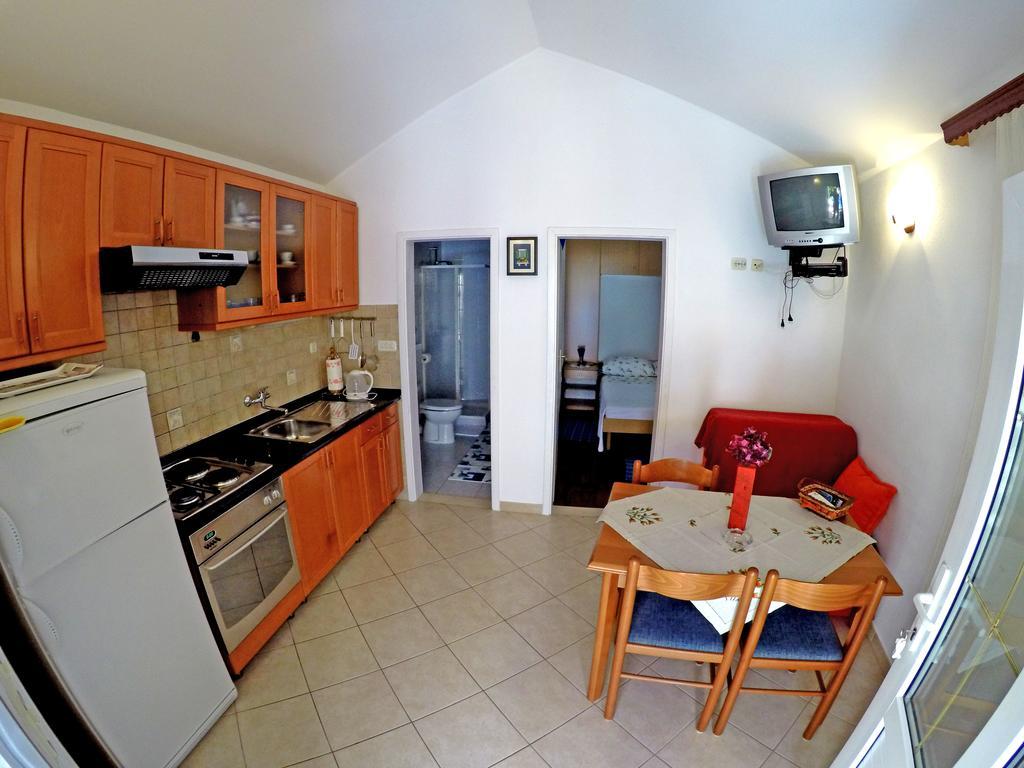 Apartments Ivic Bol Exterior foto
